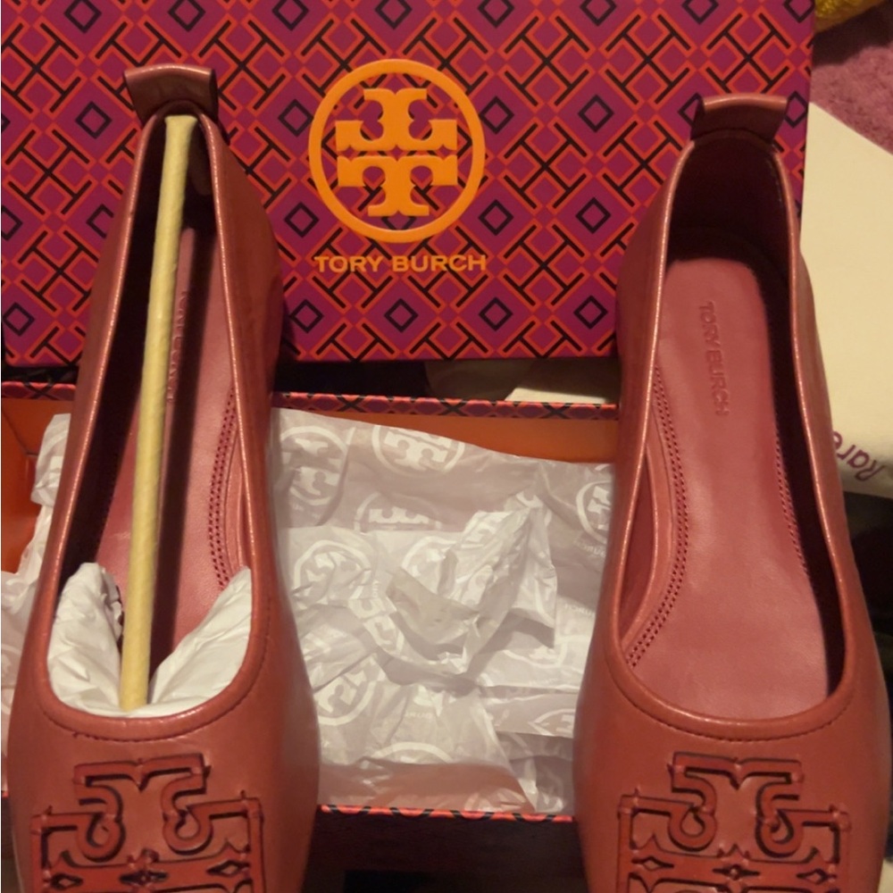 Tory Burch Women's Red Loafers color Nevada Bordeaux 600